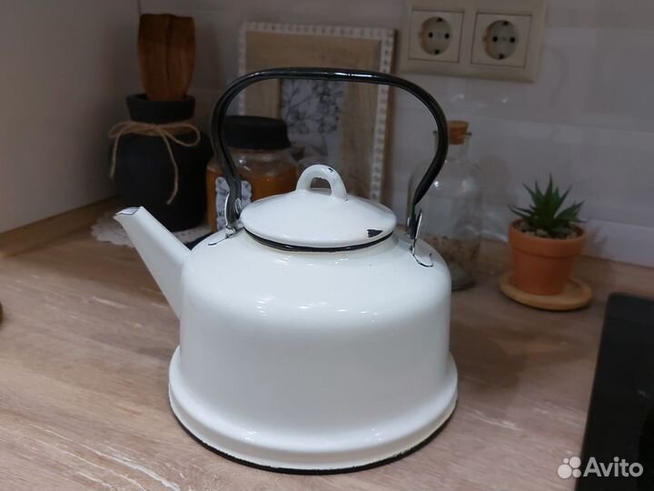Чайник советский эмалированный
