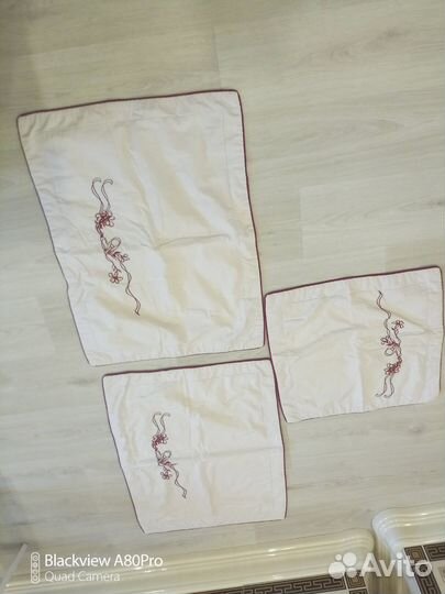 Покрывало с наволочками на кровать