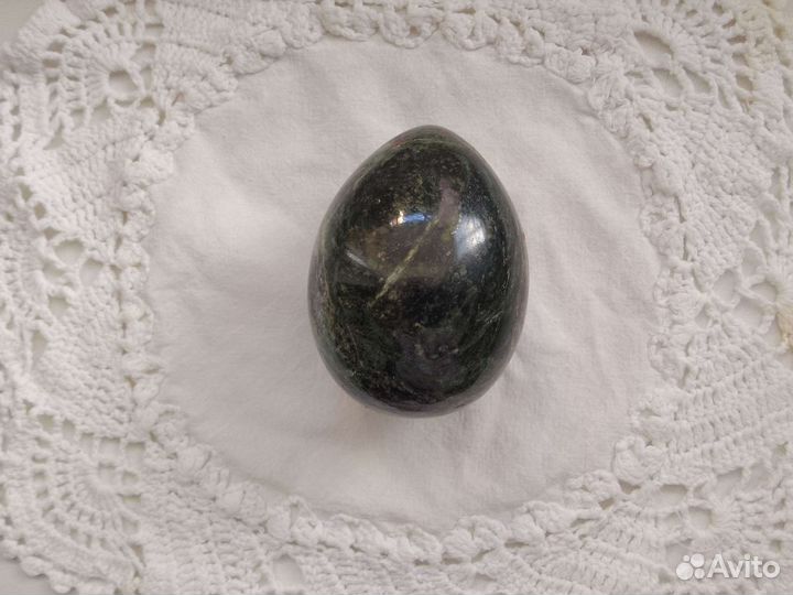 Пасхальные яйца из камня