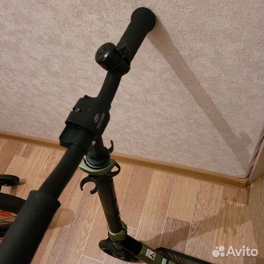 Самокат детский со светящимися колесами