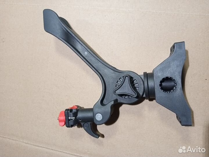 Держатель удочки с курком фиксатором