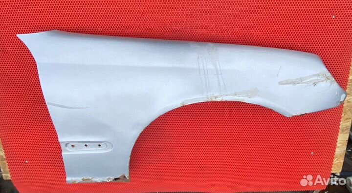 Крыло правое Mercedes Benz W203 под ремонт