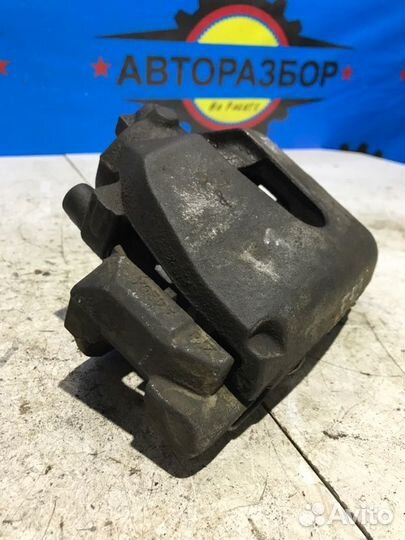 Суппорт передний левый Ford Focus 3