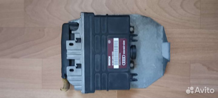 Блок управления двигателем 0 261 200 735