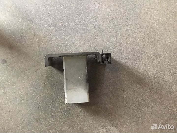 Кронштейн переднего бампера Range Rover 4