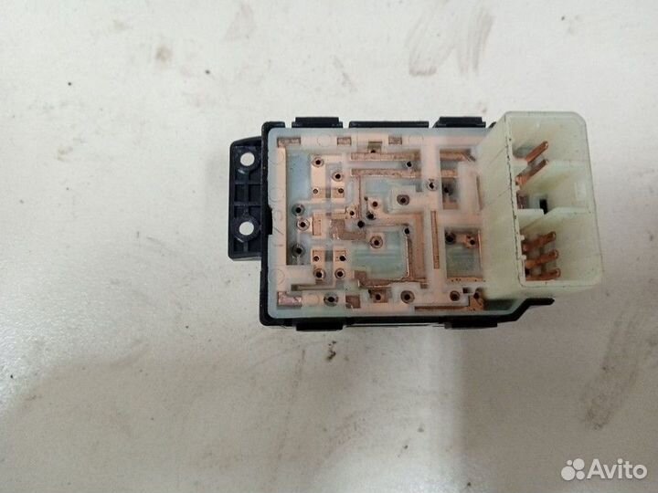 Кнопка регулировки зеркал Kia Rio