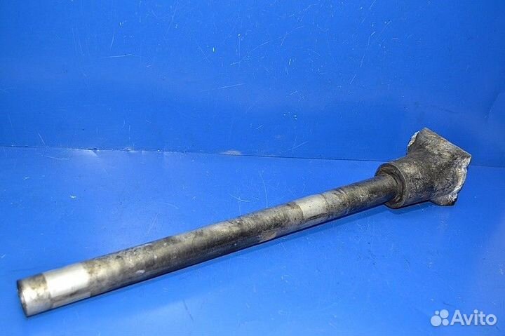 Кронштейн крыла ведущего моста, передний правый vo