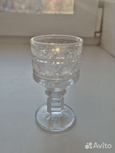 Рюмки, стопки, бокалы для крепкого спиртного