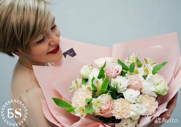 Доставка 46-10-00 Цветы и Шары Букет Великолепный