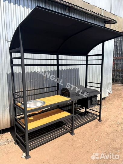 Мангал с крышей