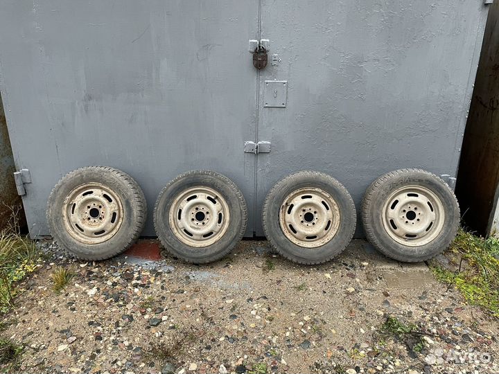 Комплект зимних шипованных колёс на ваз