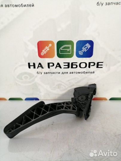 Педаль газа Chevrolet Tahoe GMT 900 5 2011