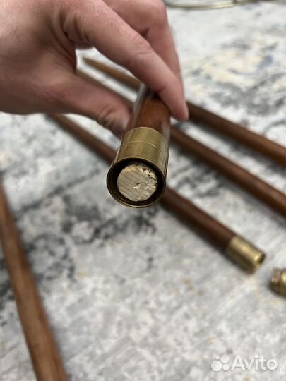 Деревянный трость