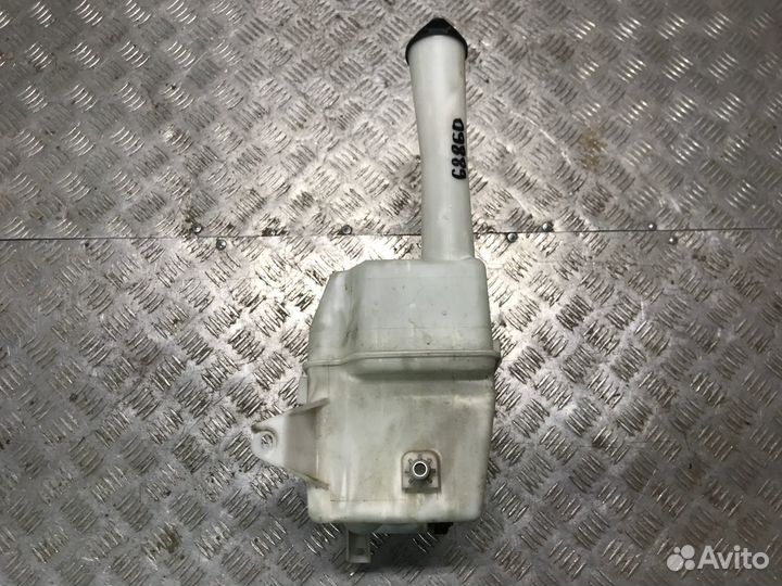 Бачок омывателя Toyota Sienna 2