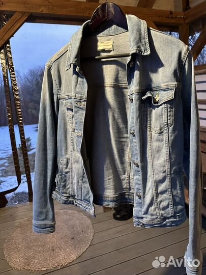 Джинсовая куртка женская