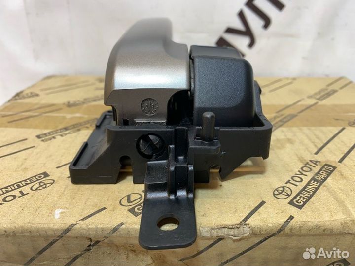 Ручка двери внутренняя передняя правая Toyota Land