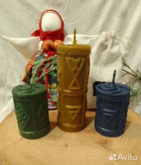 Свечи с чирами славянских богов