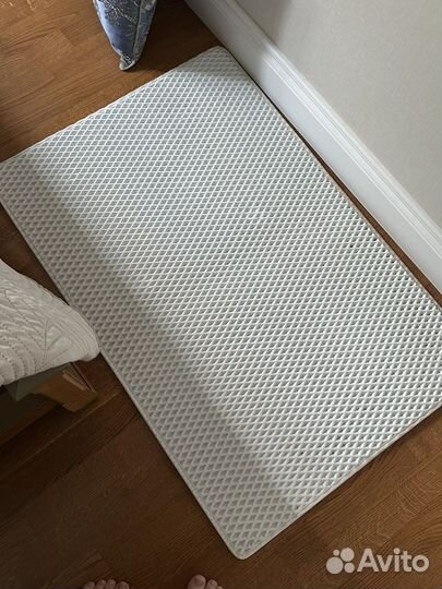 Коврик для ванной белый