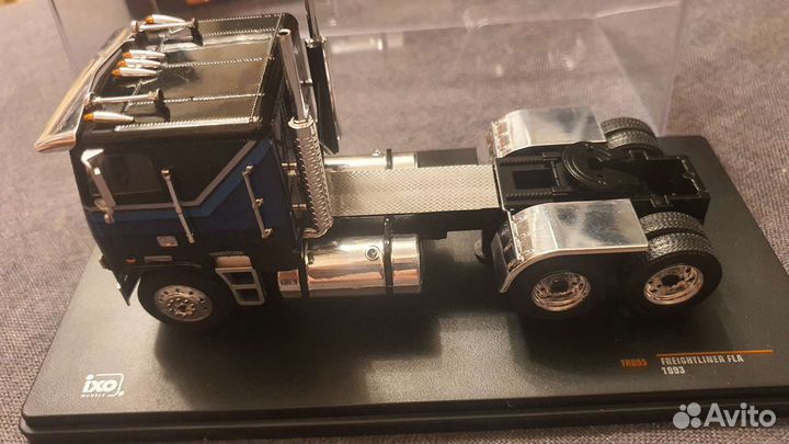 Колекционнный модель Freightliner FLA 1.43