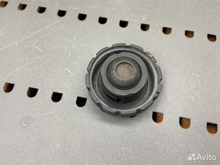 Крышка бачка Mercedes-Benz E-Class W210 M112 2.4