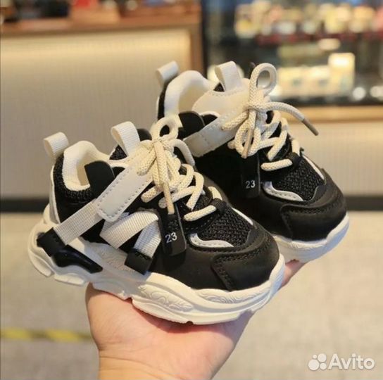 Кроссовки детские