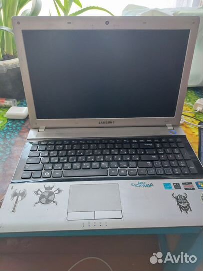 Ноутбук Samsung rv515