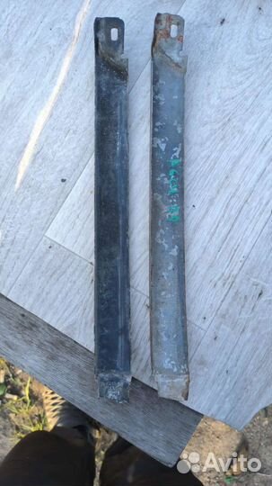 Ресничка правой фары Audi A6C4 4A0853208D