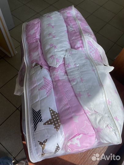 Бортик на кроватку новый