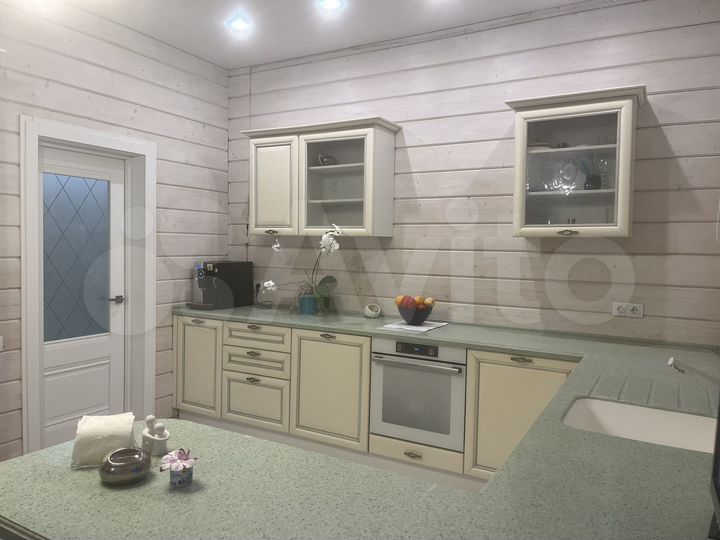 Дом 270 м² на участке 13 сот.