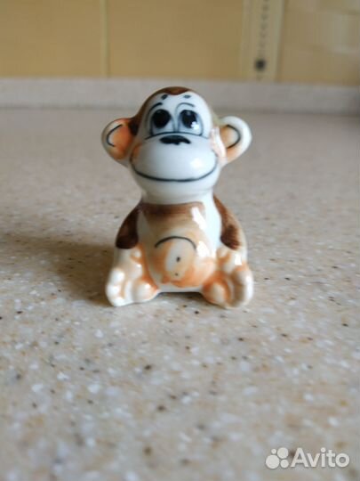 Фарфоровые статуэтки Обезьянок