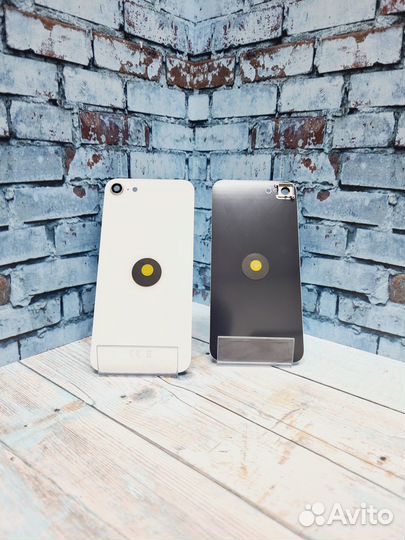 Заднее стекло для iPhone SE 2020, с глазком, белая