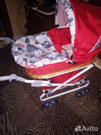 Коляска кукольная