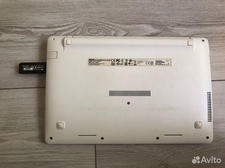 Нэтбук asus x200m