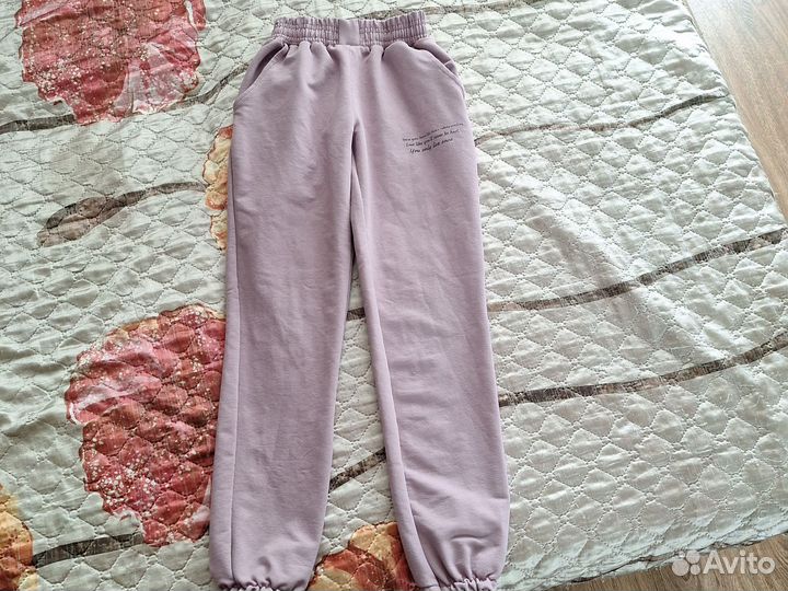 Спортивный костюм р.122-128+2 футболки