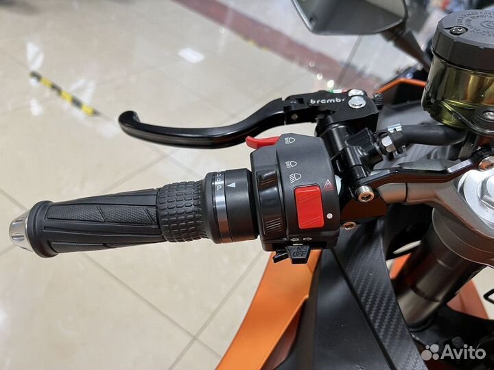 Электромотоцикл Yamaha R3