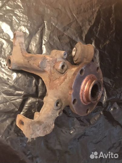 Кулак поворотный задний левый + ступица Ауди а4 b7