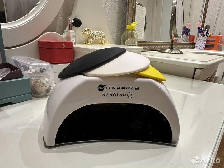 Ультрафиолетовая лампа для сушки ногтей