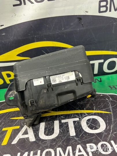 Блок предохранителей под капот Kia Carnival 3 2.2