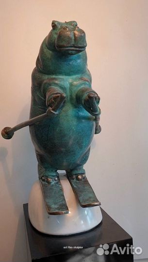 Скульптура бегемота «Вдохновитель спортивных дости