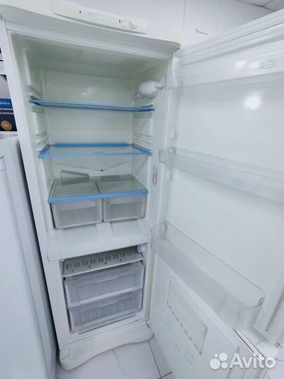 Холодильник indesit