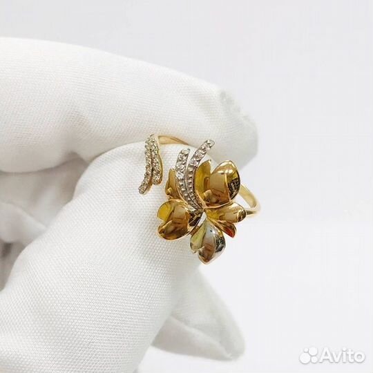 Золотое кольцо с камнем 16р