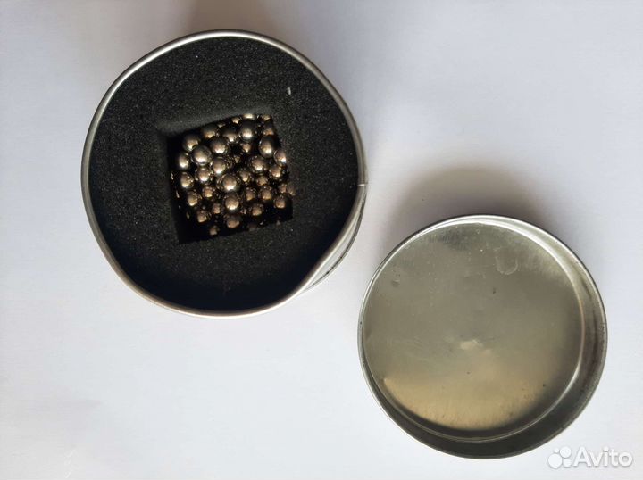 Конструктор из магнитных шаров