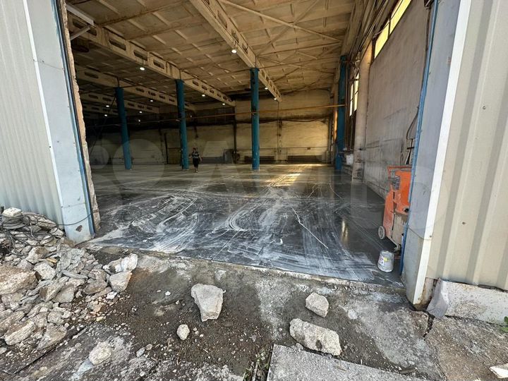 Склад, 923 м²