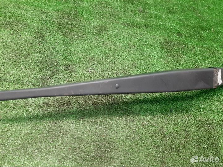 Поводок стеклоочистителя левый Mitsubishi Grandis