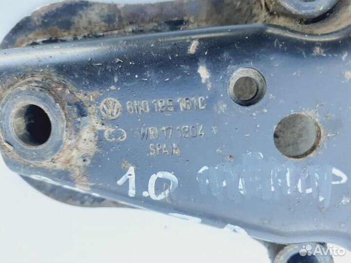 Кронштейн двигателя правый Volkswagen Polo 3