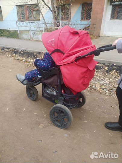 Прогулочная коляска