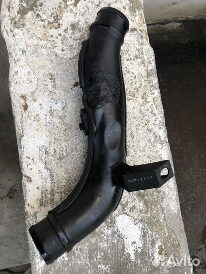 Патрубок интеркулера Passat b7 1.8