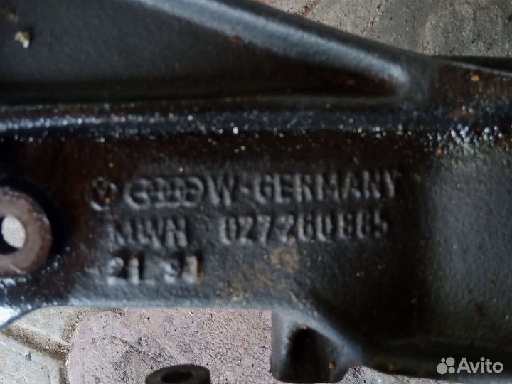 Кронштейн гур и компрессор кондиционера Пассат б3