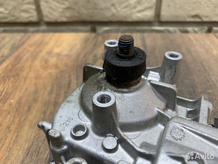 Audi A7 (4G8) Моторчик стеклоочистителей передний