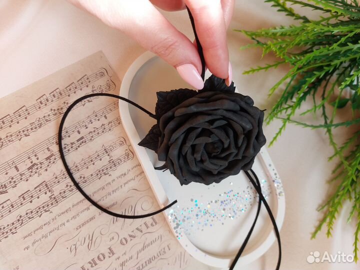 Чокер цветок